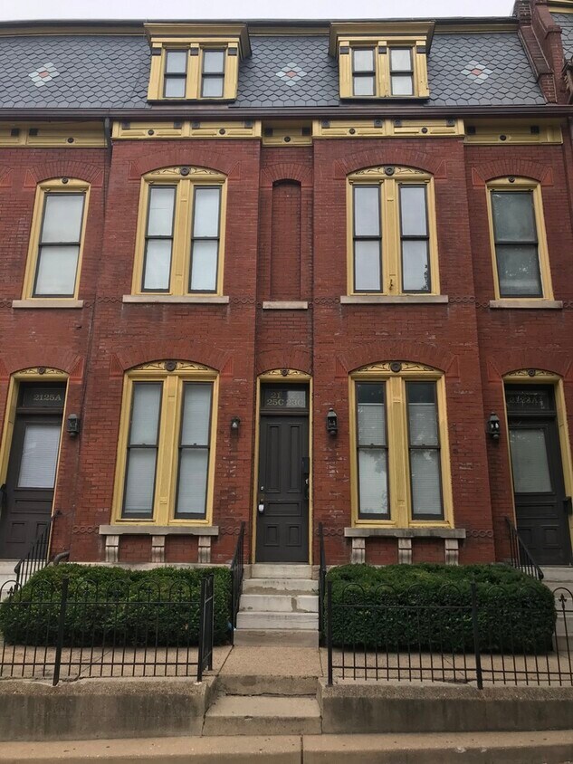 Primary Photo - 2121 S 12th St
