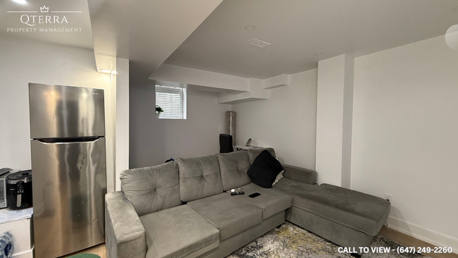 Photo du bâtiment - 1569 Edgecroft Dr