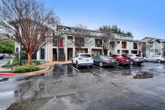 Building Photo - 2104 Cullen Ave