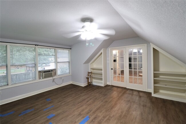 Building Photo - 1702 Cougar Creek St