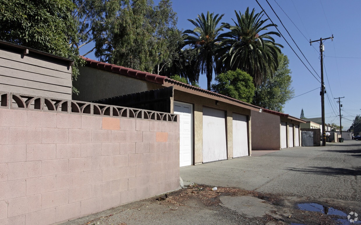 Building Photo - 1400 W Arrow Hwy