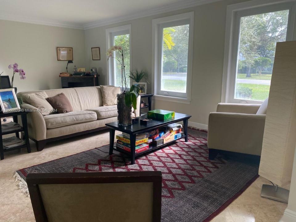 1121 Hardee Rd, Coral Gables, FL 33146 Condo for Rent in Coral Gables