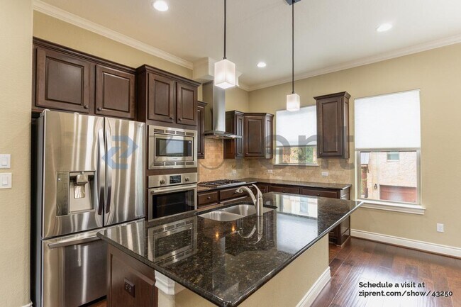 Foto del edificio - 1025 Highknoll Ln