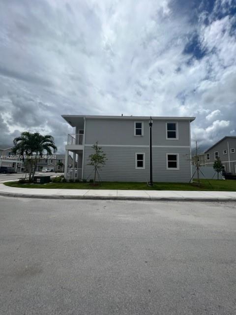 Foto del edificio - 921 SE 18th St