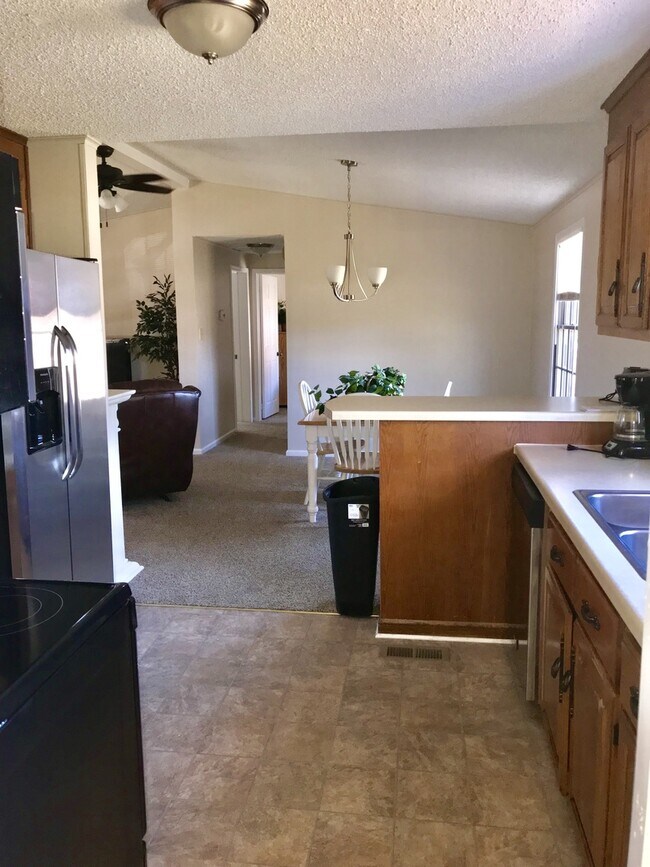 Foto del edificio - 3 Bedroom/2 Bathroom Home