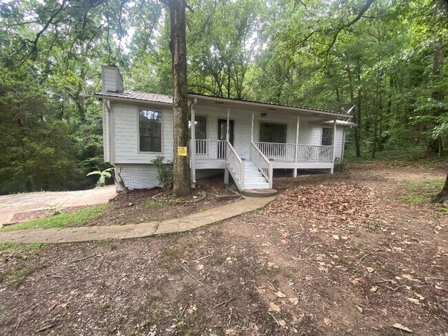 Building Photo - 1305 Sun Cir