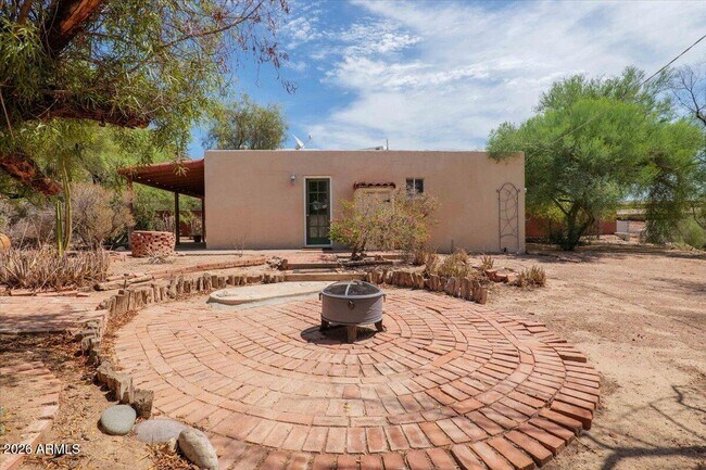 Foto del edificio - 5702 E Camelback Rd