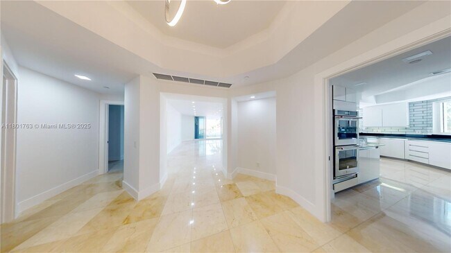 Foto del edificio - 21050 NE 38th Ave