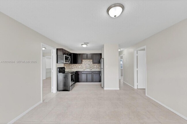 Building Photo - 2610 Riverland Dr