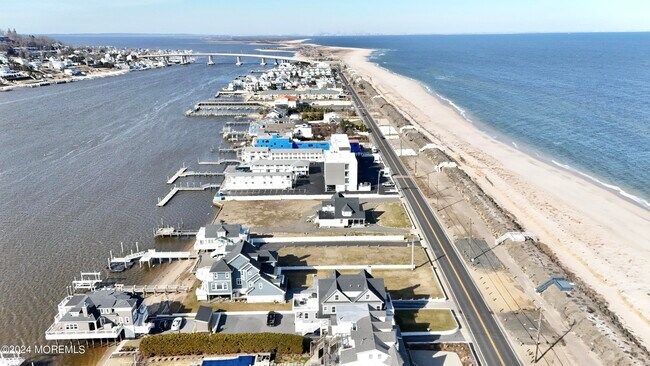 Foto del edificio - 376 Ocean Ave