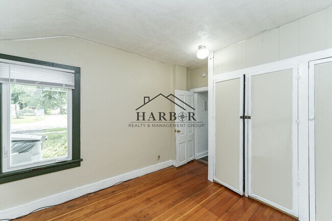 Foto del edificio - 225 10th St NW