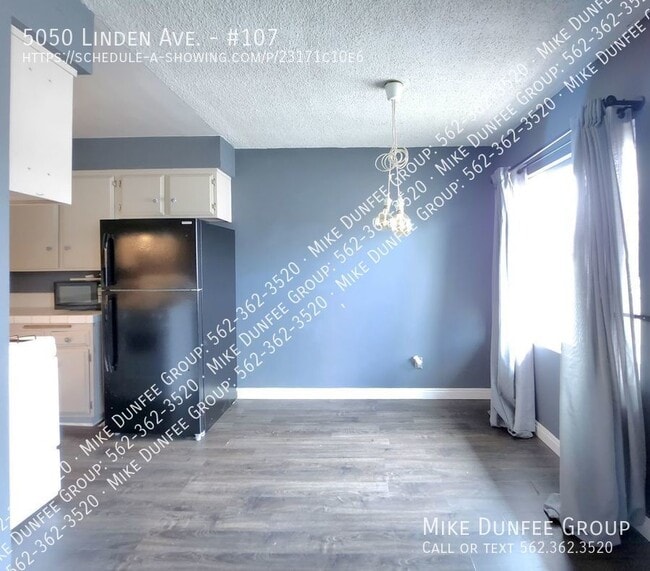 Building Photo - Adams Neighborhood One Bedroom One Bathroo...