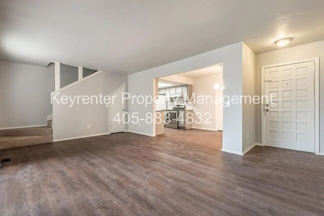 Building Photo - 9020-9020 N Rockwell Dr