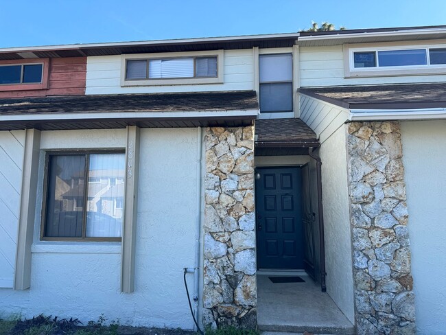 Building Photo - 2 bedroom + loft, 2 bathroom townhome near...