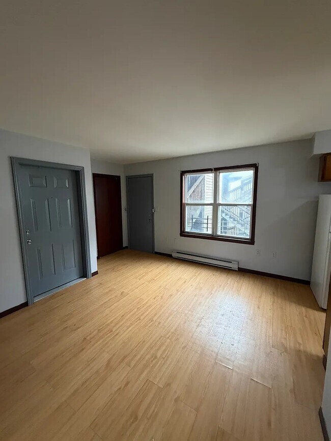 Foto del edificio - 352 S 6th St
