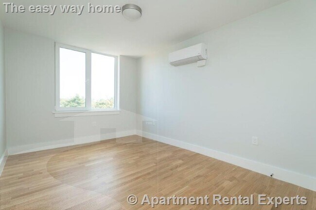 Building Photo - 334 Harvard St