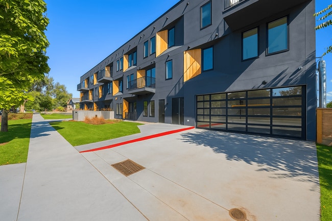 Building Photo - Treeline Denver