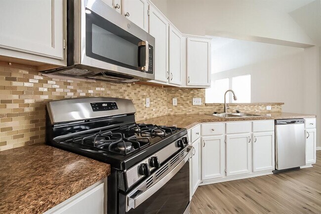 Building Photo - 3730 Oaklace Dr