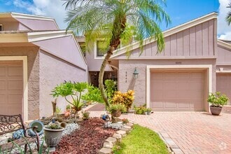 Building Photo - 6640 Thornhill Ct
