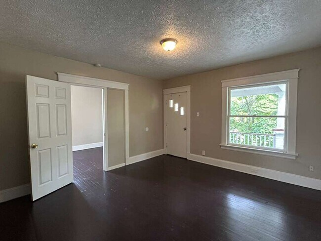 Foto del edificio - 750 E 96th St