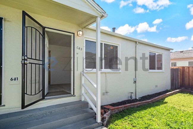 Foto del edificio - 683 Morva Ct