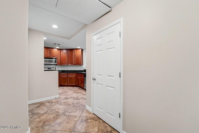Building Photo - 5450 E Deer Valley Dr