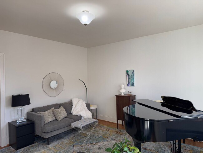 Foto del edificio - 3580 Burch Ave