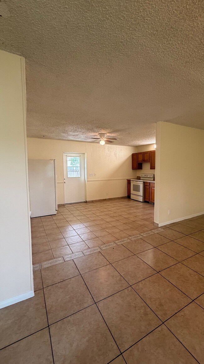 Foto del edificio - 1584 E Breezy Ln