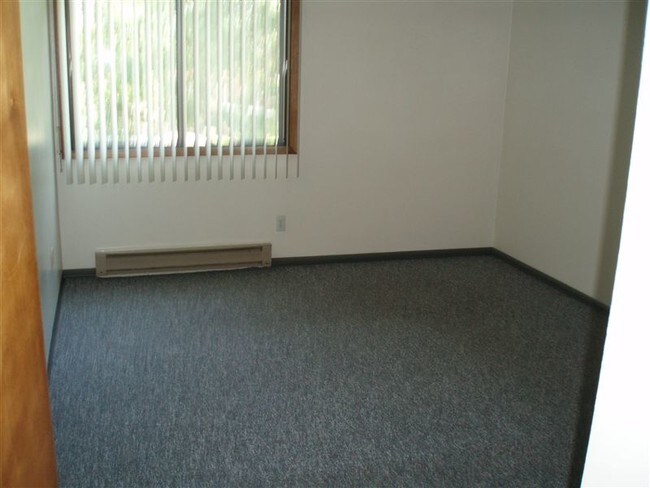 Building Photo - 705 N 43rd St