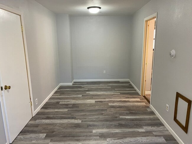 Building Photo - 2 Bedroom Single family home in Wausau for...