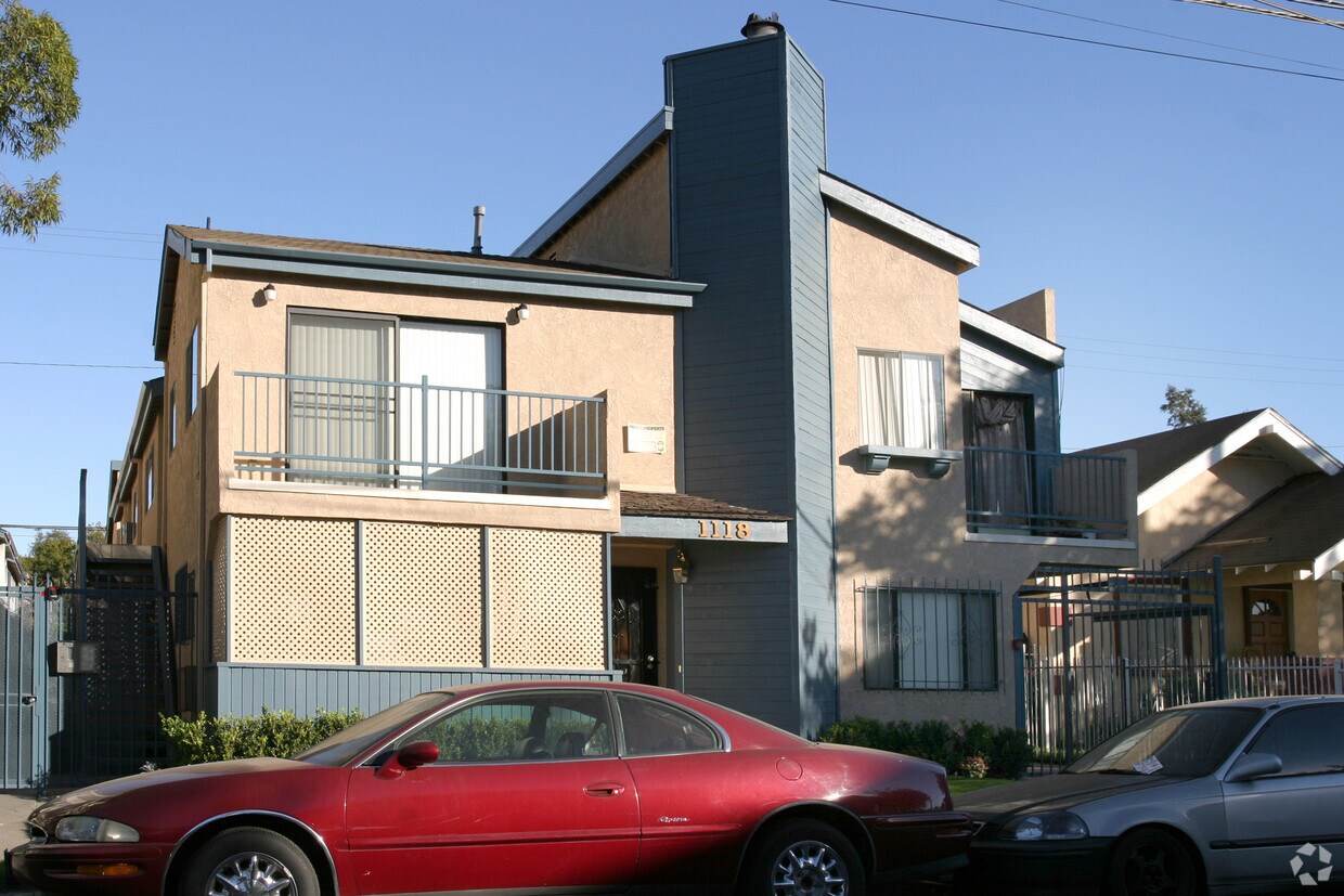 Primary Photo - 1118 Temple Ave