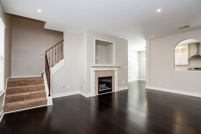 Foto del edificio - 4902 Longleaf Oak Cove