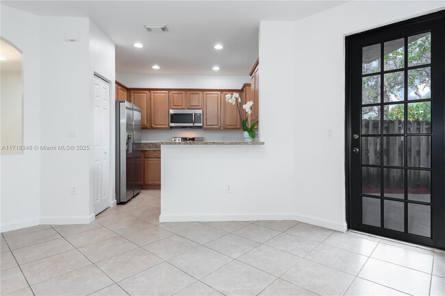 Foto del edificio - 10261 NW 32nd Terrace