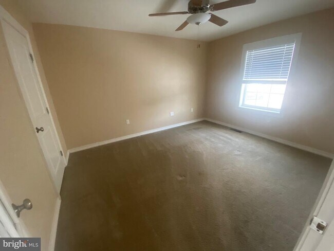 Building Photo - 126 Mortimer St