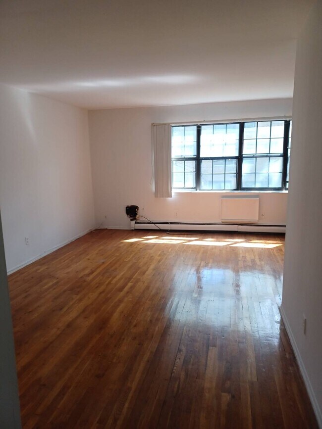 Foto del edificio - 156-41-156-77 77th St