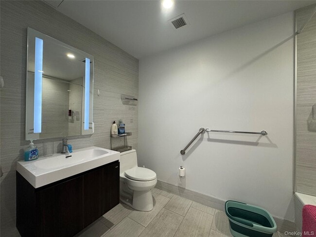 Foto del edificio - 131-03 40th Rd