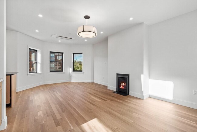 Foto del edificio - 903 Beacon St