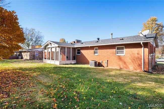 Foto del edificio - 126 Hampton Dr