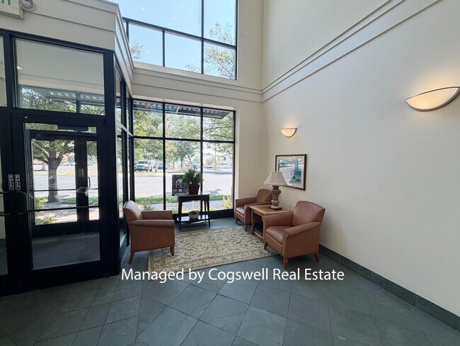 Foto del edificio - 5005 N Edgewood Dr