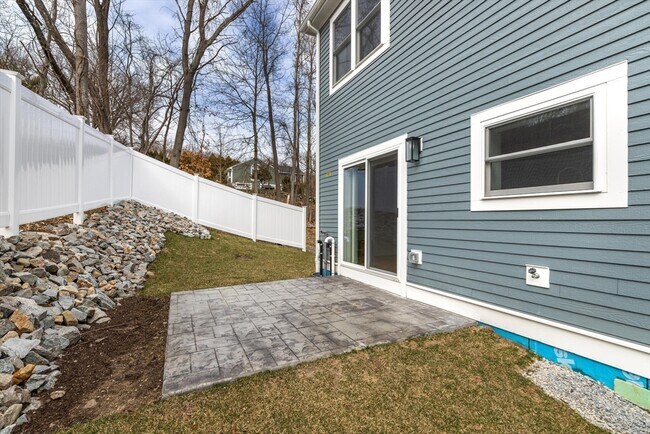 Building Photo - 33 Dominion Rd