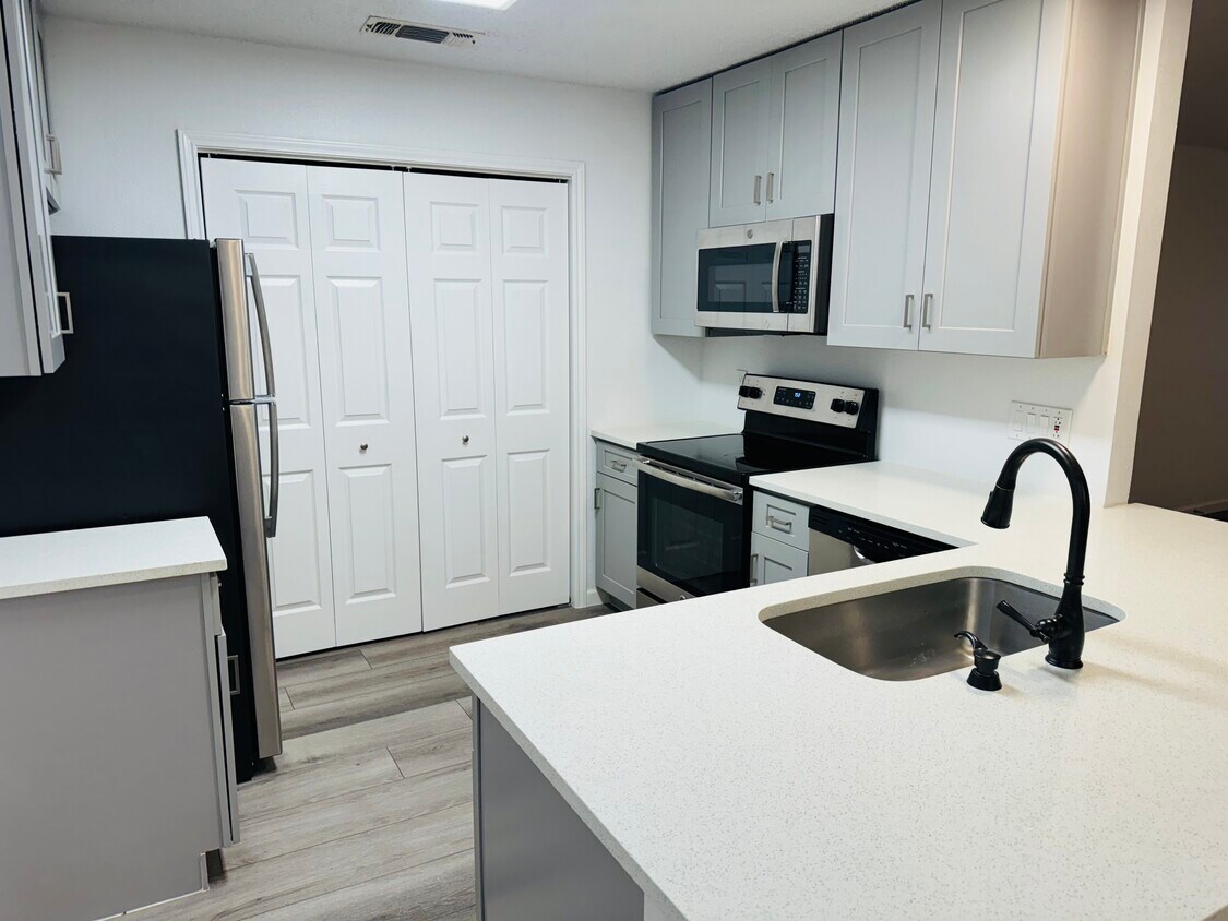 Foto principal - 4204 Duval Rd
