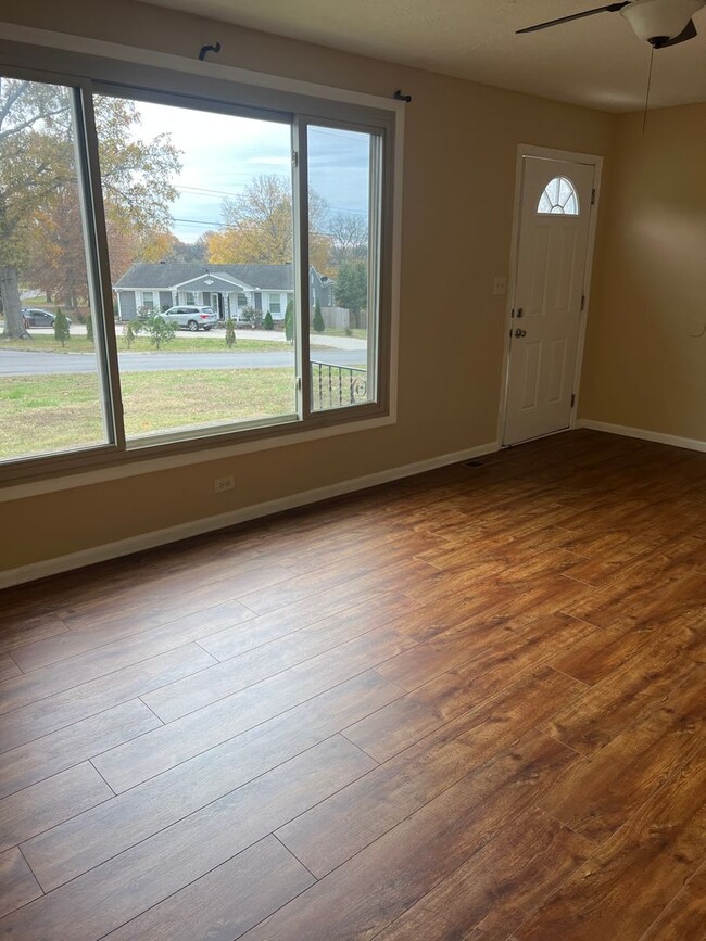 Foto del edificio - Home for Rent in Goodlettsville