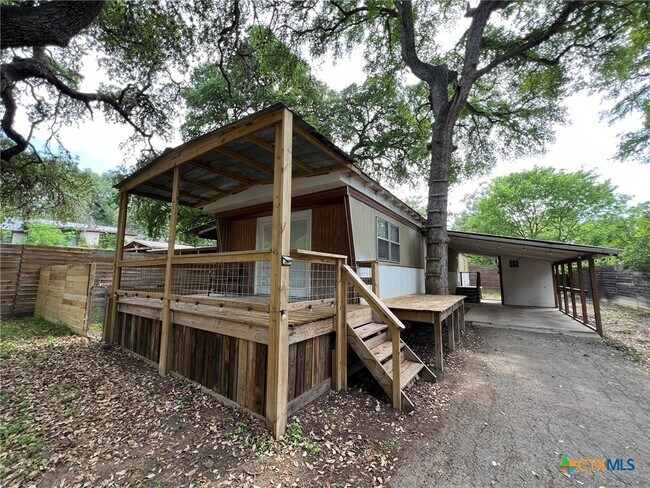 Foto del edificio - 144 Deer Ln