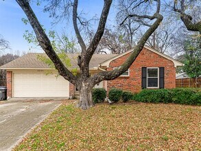 Building Photo - 3245 Myra Ln