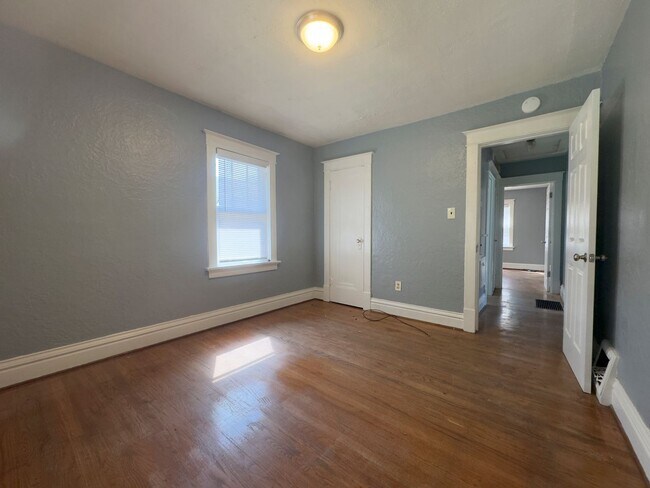 Foto del edificio - Charming 2-bedroom, 1-bath home featuring ...