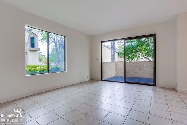 Foto del edificio - Newly Renovated 2Bdm 1.5Ba Townhome in La ...