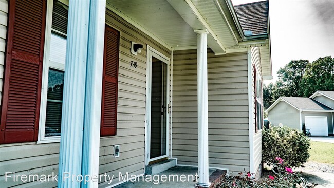 Building Photo - 3 br, 2 bath House - 739 Eaglesham Drive
