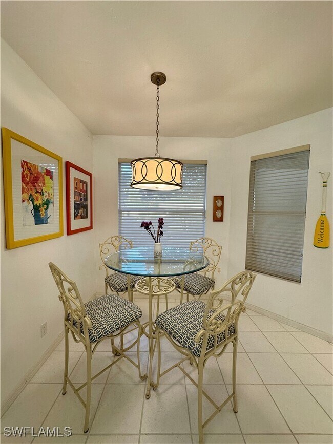 Foto del edificio - 320 Horse Creek Dr