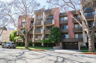 Building Photo - 141 S Linden Dr