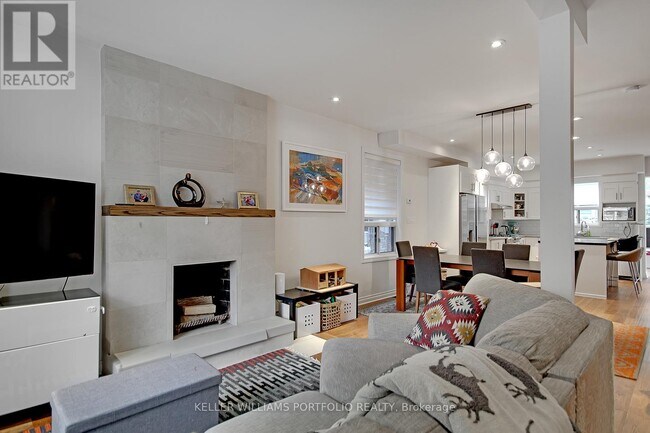 Photo du bâtiment - 17 Bertmount Ave